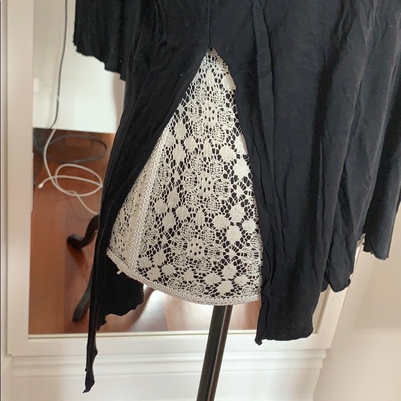 Basic black tee - Picture 2 of 4